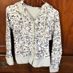 Lulu lemon hoodie/jacket. Size 8. Good condition.